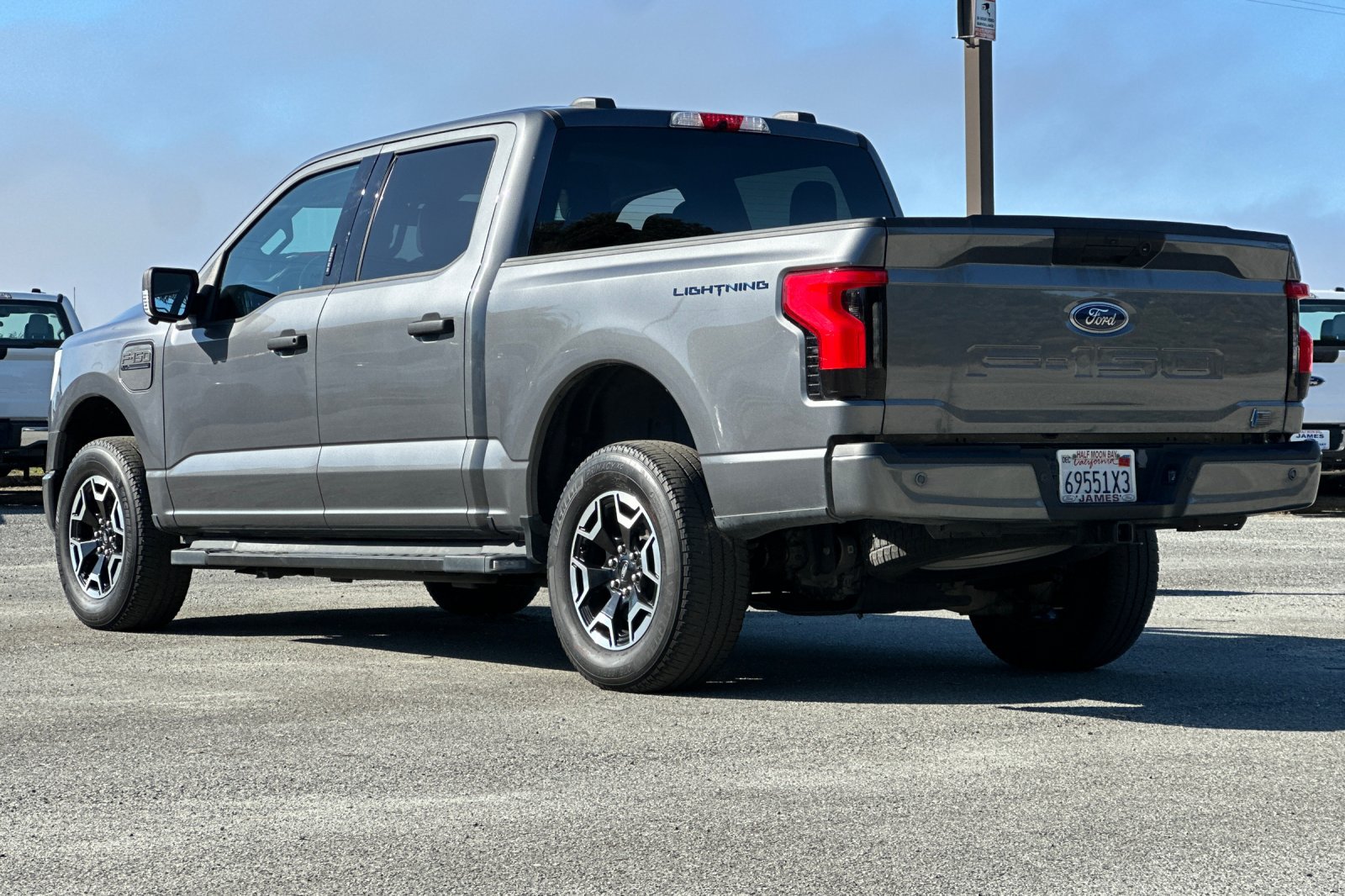 Used 2023 Ford F150 Lightning XLT AWD/4WD image 3
