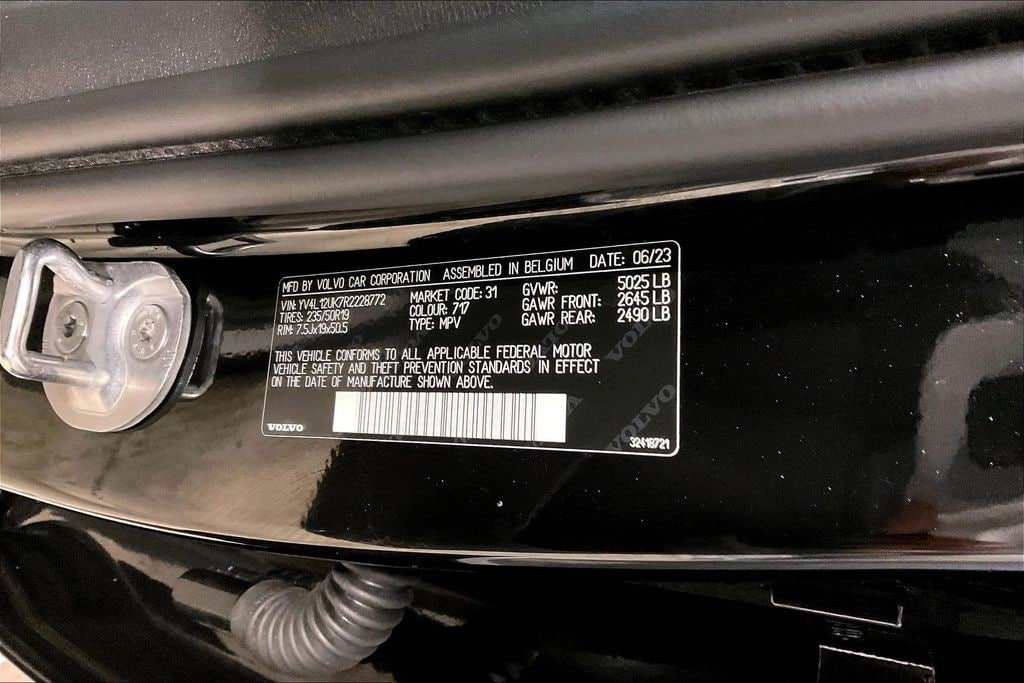 Certified 2024 Volvo XC40 B5 Core AWD/4WD image 20