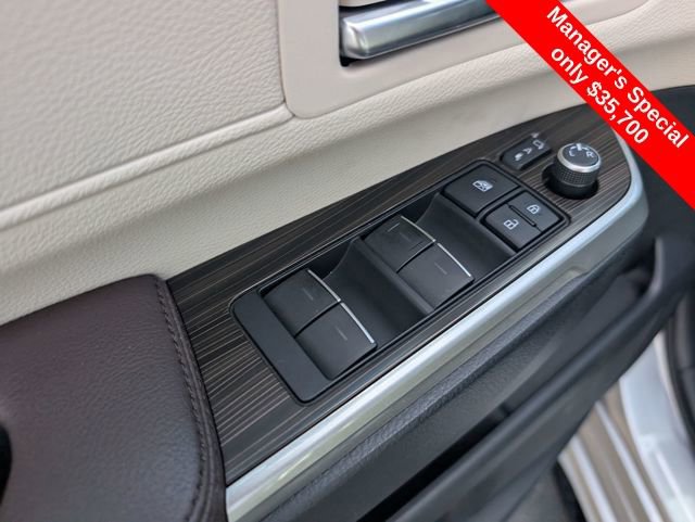 Used 2021 Toyota Sienna Platinum image 12