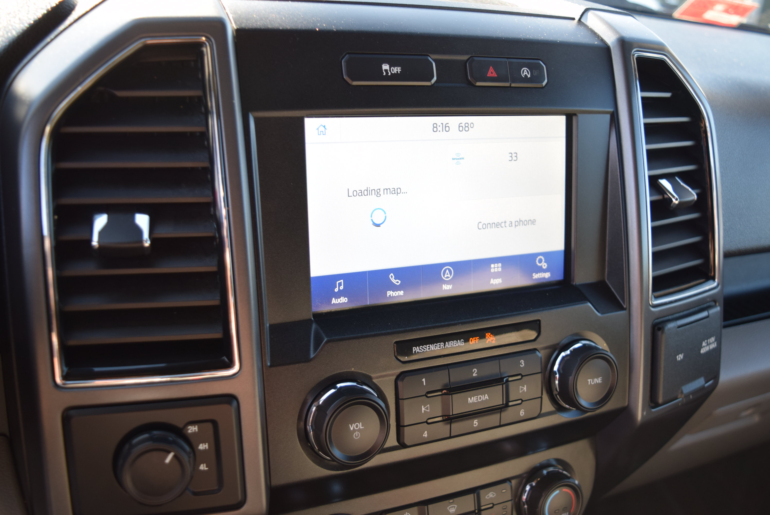 Used 2019 Ford F150 XLT w/ Equipment Group 302A Luxury AWD/4WD image 13