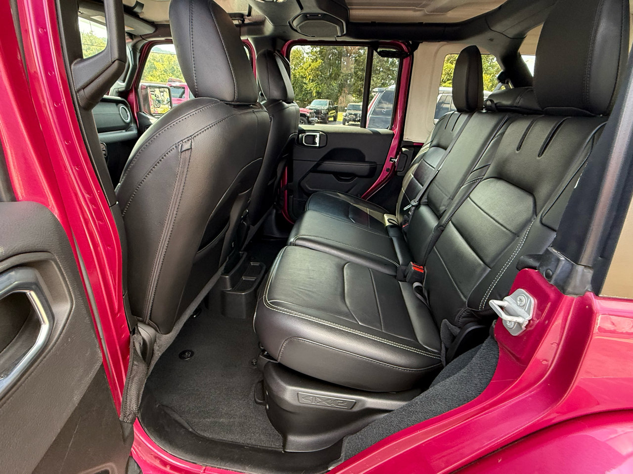 Used 2022 Jeep Wrangler Unlimited Sahara w/ Cold Weather Group image 30