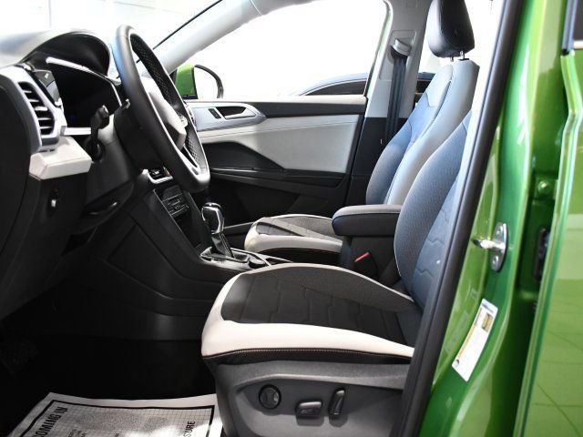 New 2026 Volkswagen Taos SE image 10