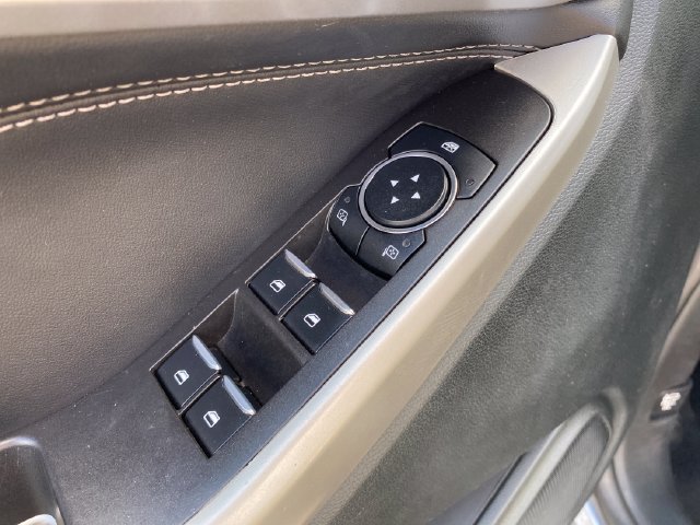 Used 2023 Ford Explorer XLT AWD/4WD image 19