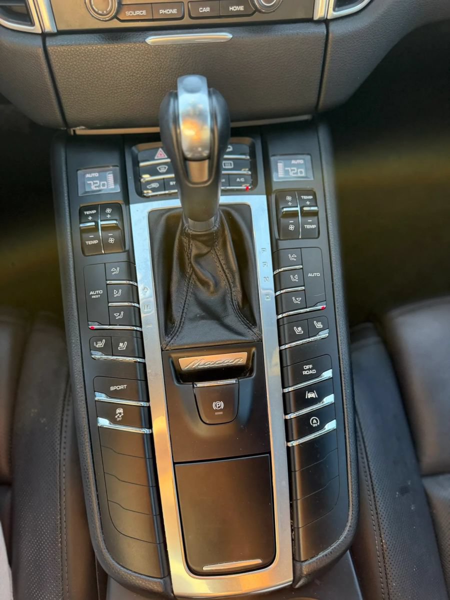 Used 2017 Porsche Macan AWD/4WD image 7