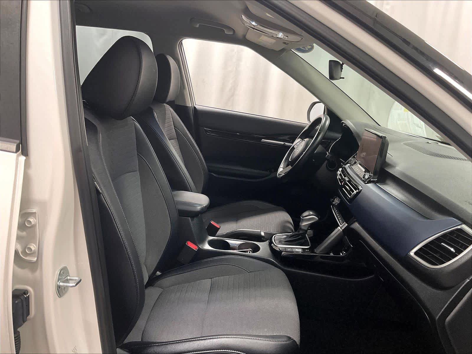Used 2023 Kia Seltos S w/ Navigation Package AWD/4WD image 11