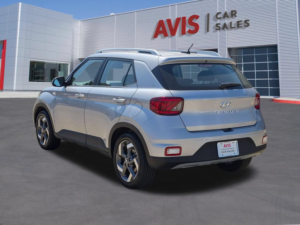 Used 2025 Hyundai Venue SEL FWD image 9