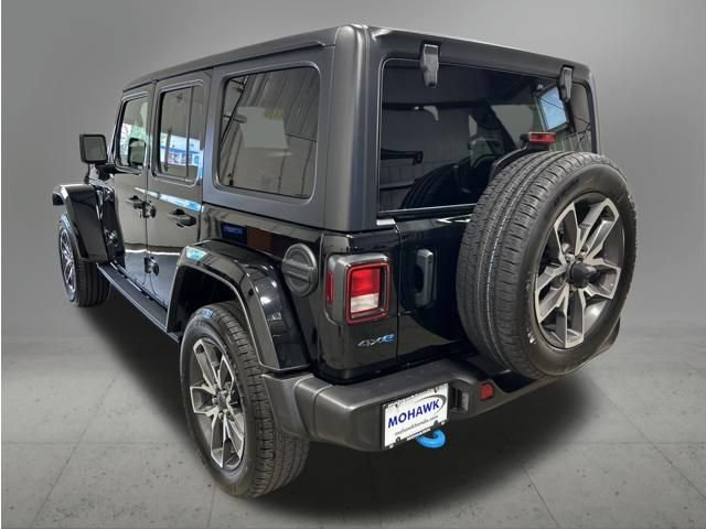Used 2024 Jeep Wrangler Unlimited AWD/4WD image 3