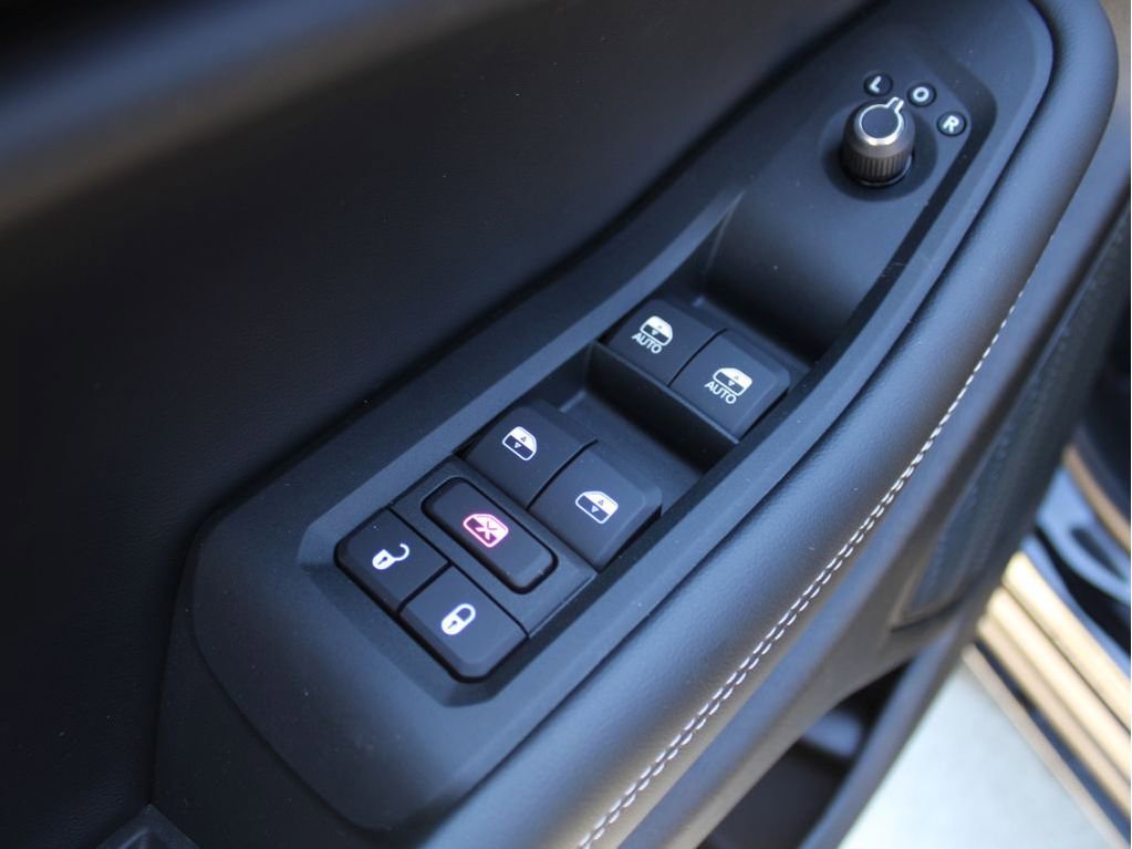 New 2025 Jeep Grand Cherokee L Laredo image 10