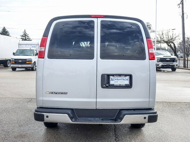 New 2025 Chevrolet Express 3500 LT w/ LT Preferred Equipment Group RWD image 4