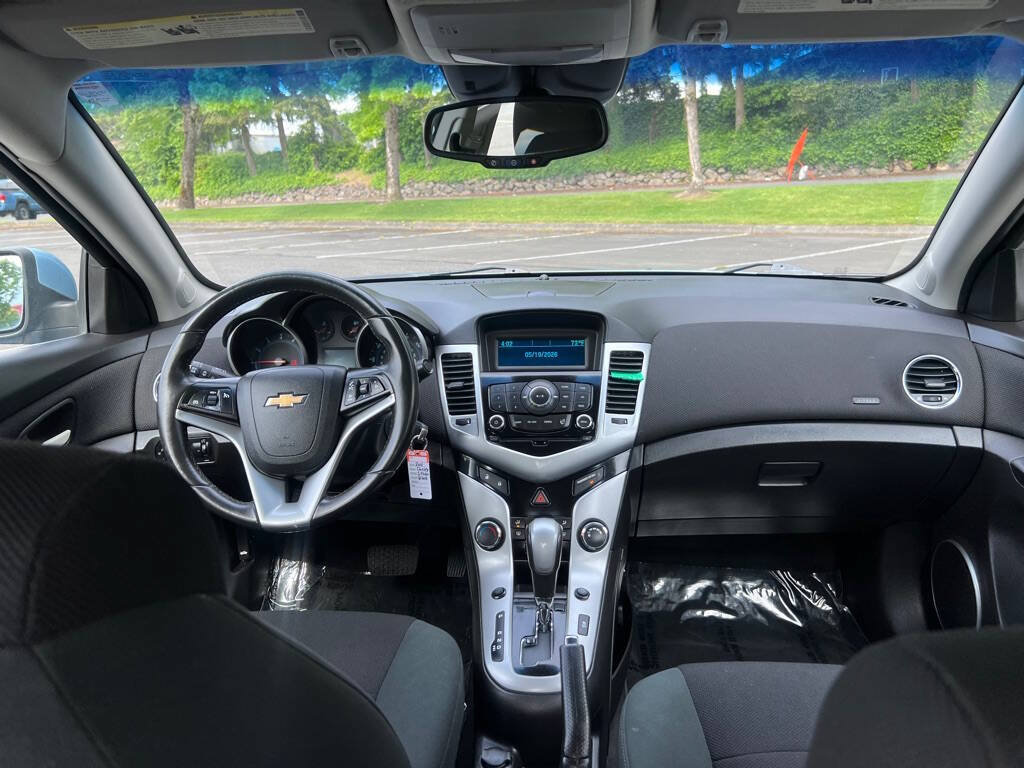 Used 2011 Chevrolet Cruze Eco FWD image 11