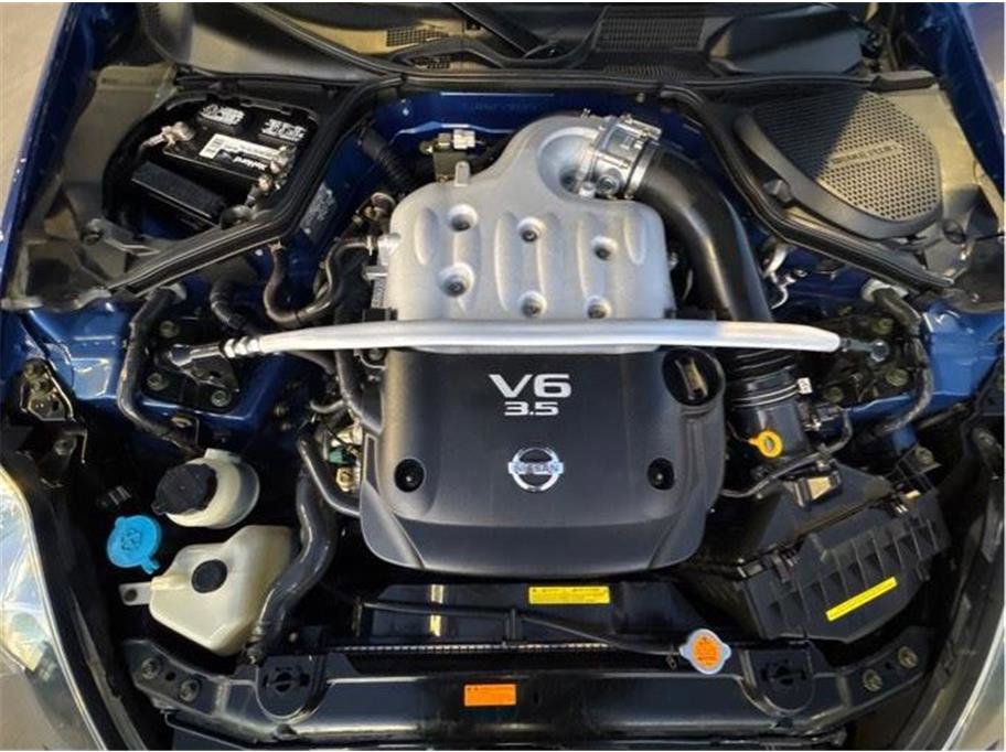 Used 2004 Nissan 350Z Enthusiast w/ Side Airbags Pkg image 22