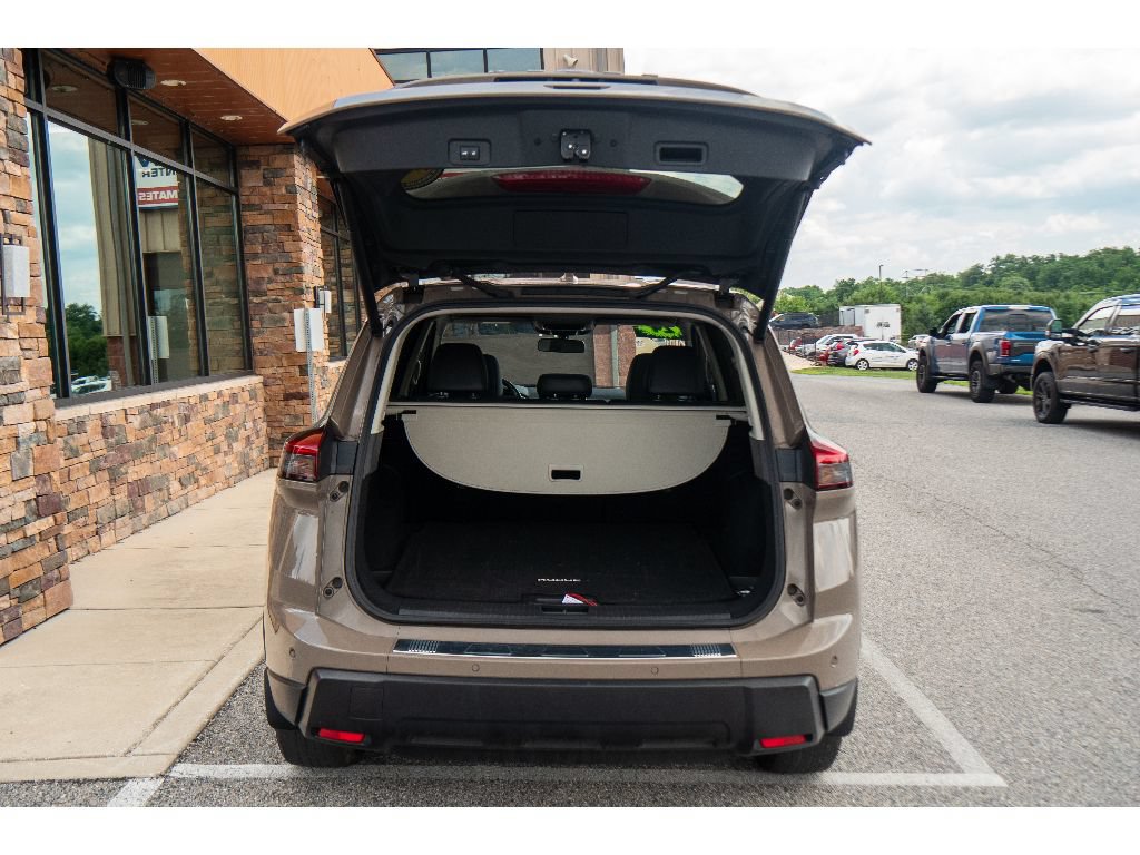 Used 2024 Nissan Rogue SV w/ SV Premium Package AWD/4WD image 28