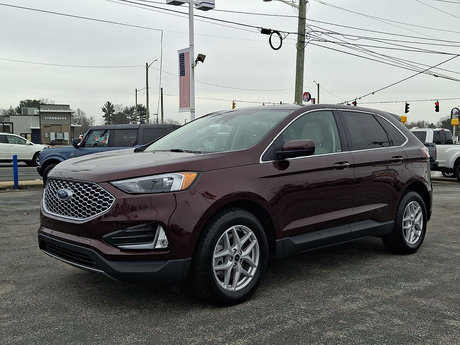 Certified 2023 Ford Edge SEL w/ Convenience Package AWD/4WD image 3
