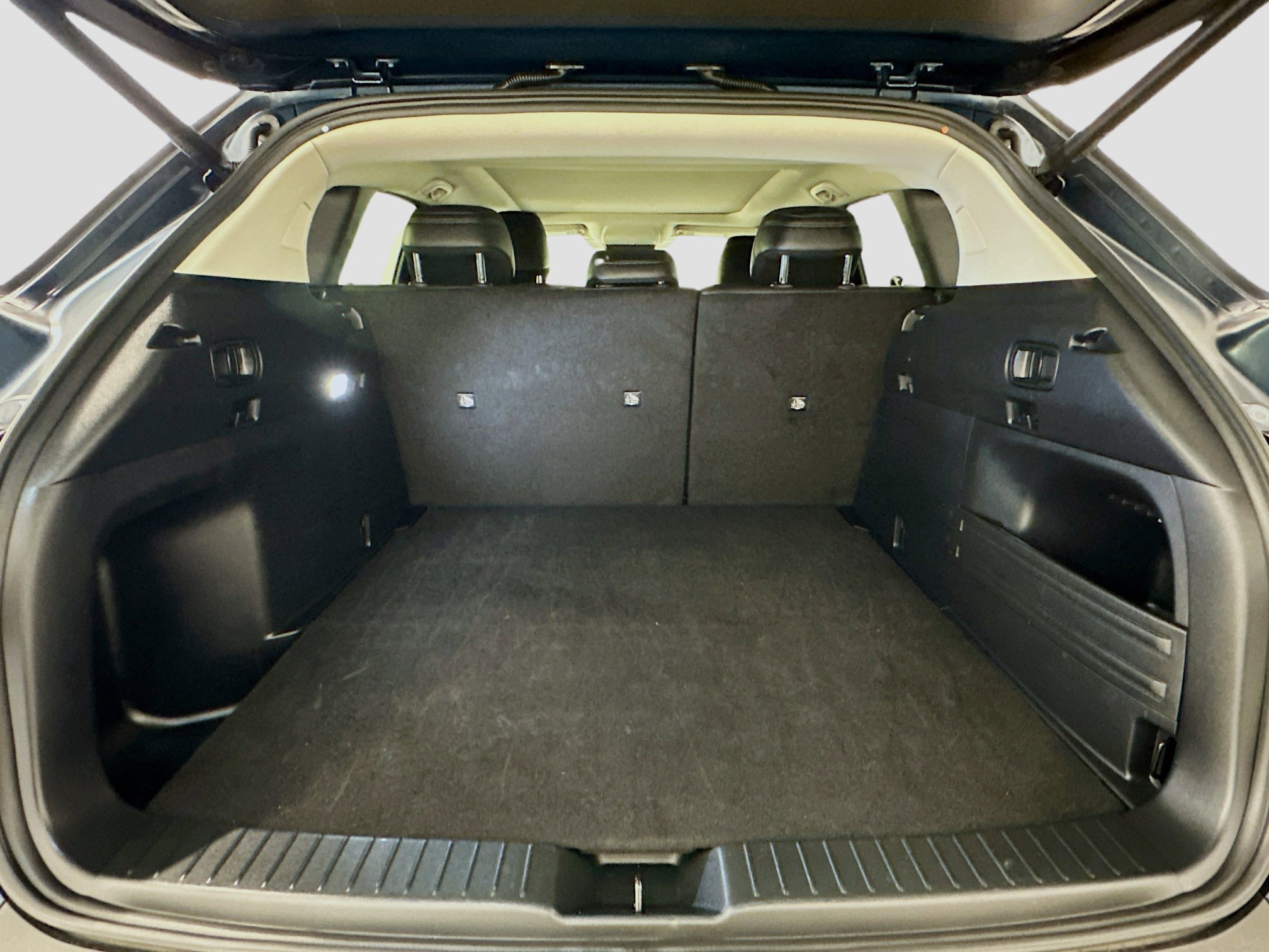 Used 2025 MAZDA CX-50 AWD 2.5 Hybrid w/ Premium Pkg image 31