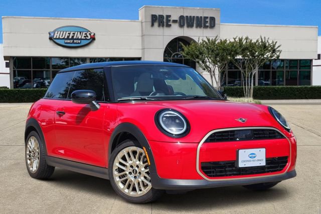 Used 2025 MINI Cooper 2-Door Hardtop FWD image 1