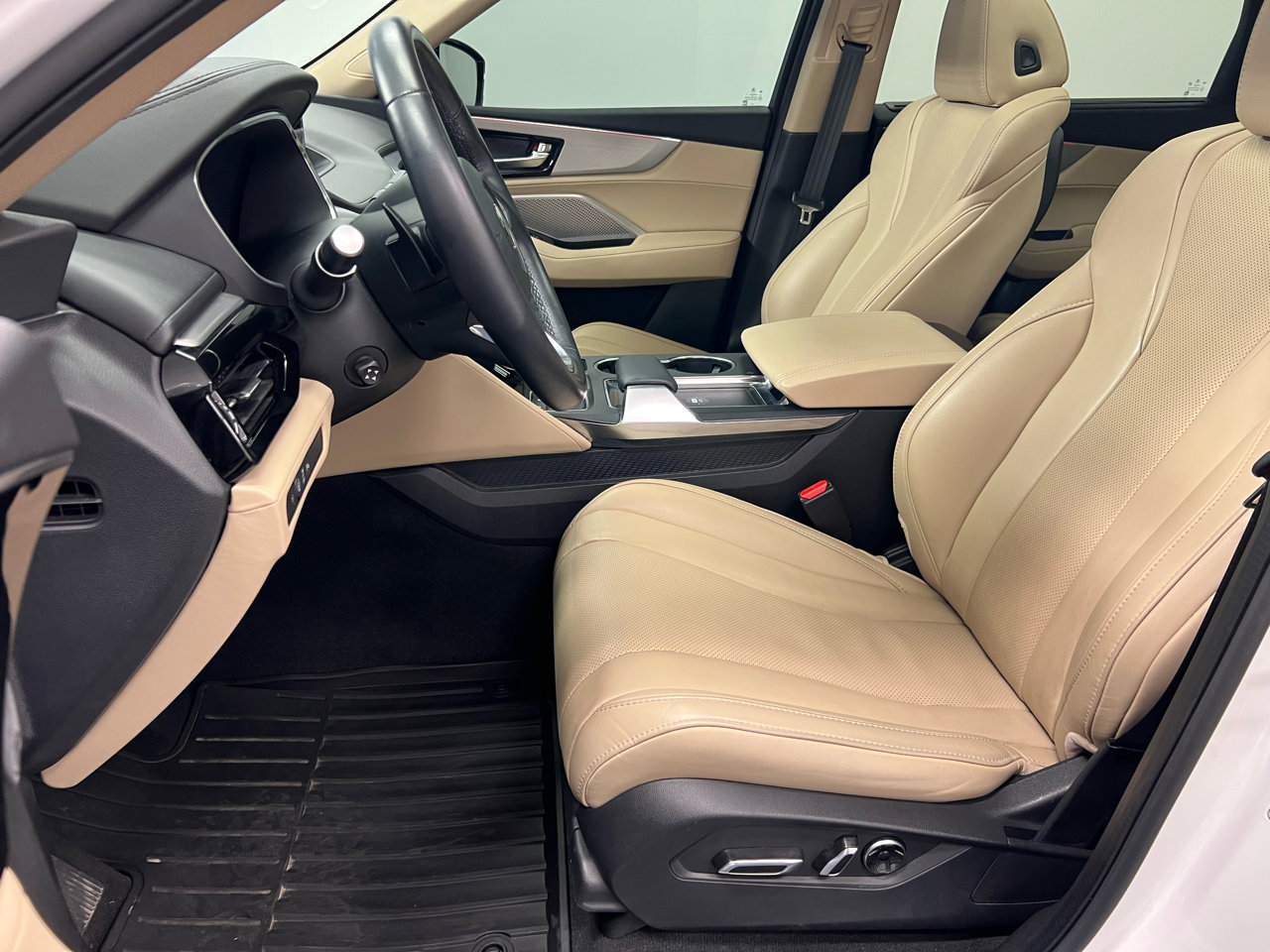 Used 2023 Acura MDX SH-AWD w/ Technology Package image 4