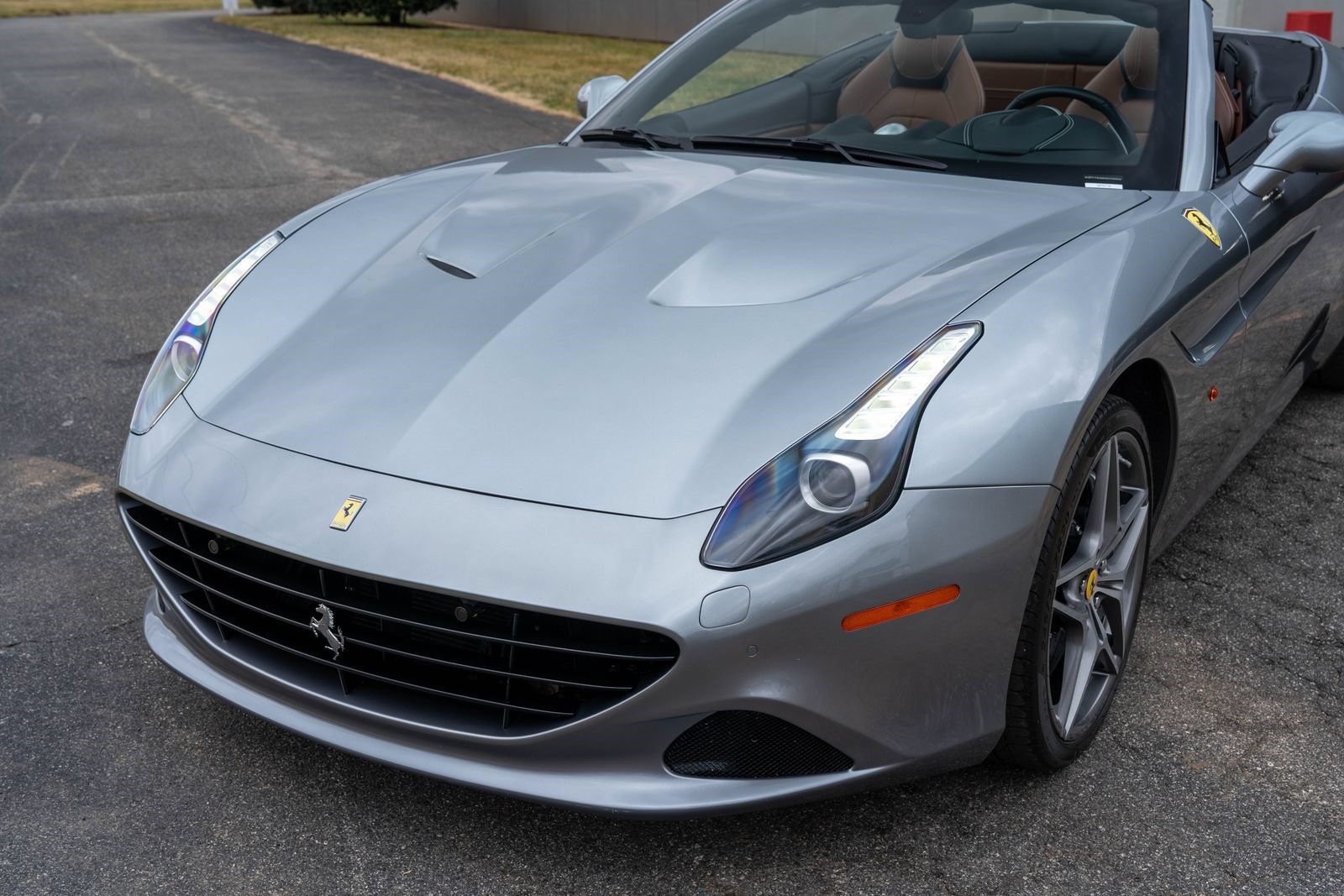 Used 2017 Ferrari California T RWD image 27