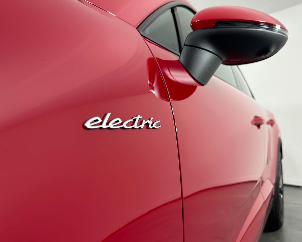 New 2026 Porsche Macan 4 Electric AWD/4WD image 12