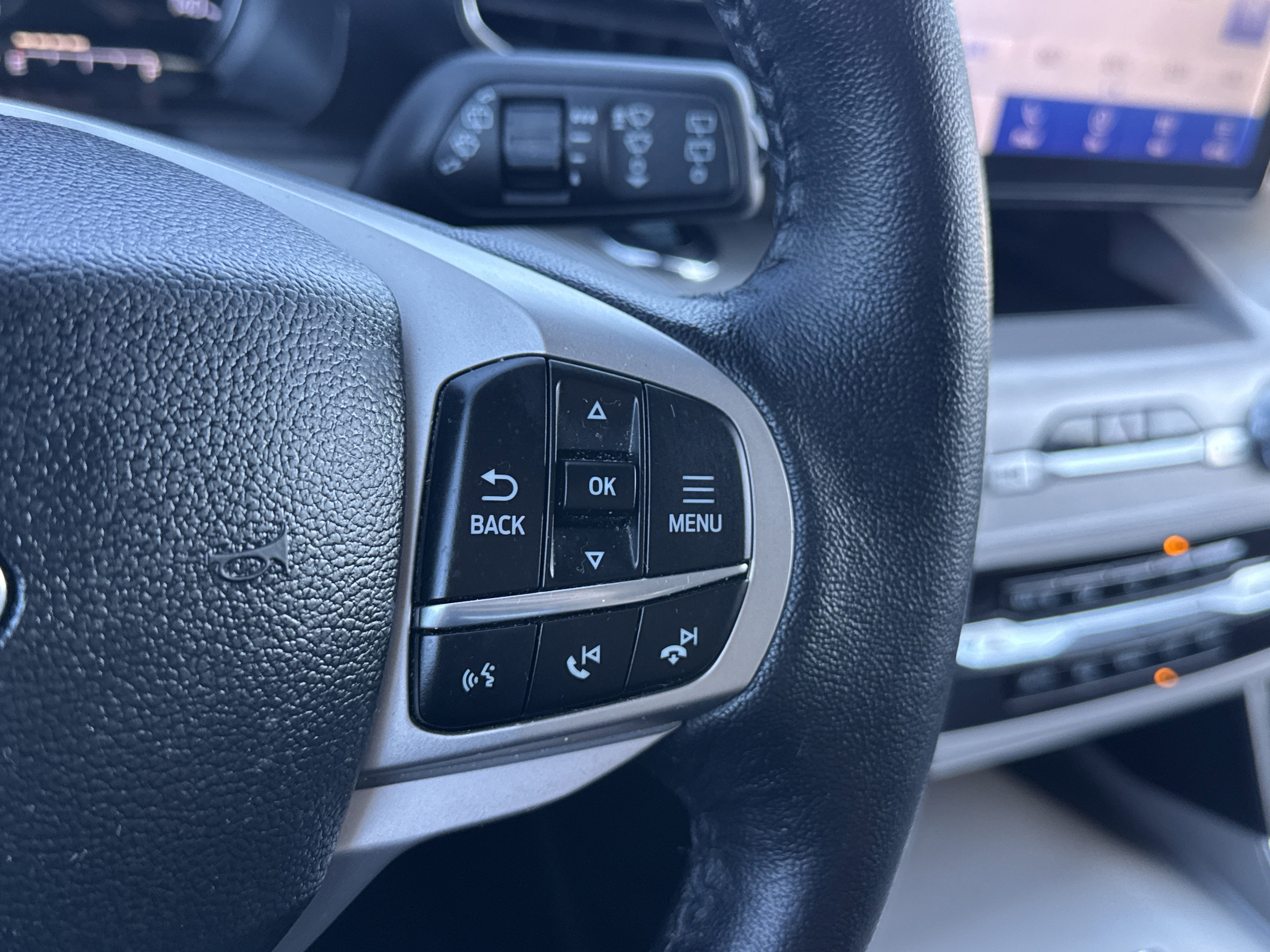 Used 2023 Ford Explorer XLT w/ Equipment Group 202A image 19