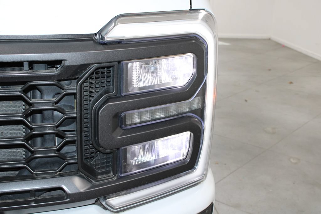 Used 2023 Ford F250 Lariat w/ Lariat Ultimate Package AWD/4WD image 13