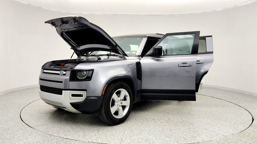 Used 2023 Land Rover Defender 110 S image 9