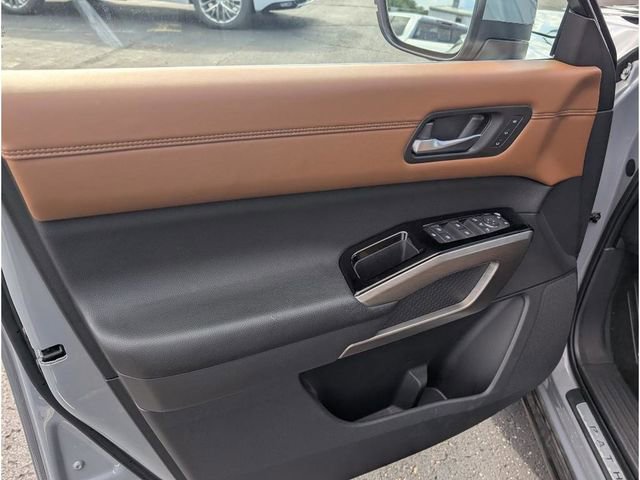 Used 2024 Nissan Pathfinder Platinum w/ Cargo Package image 15