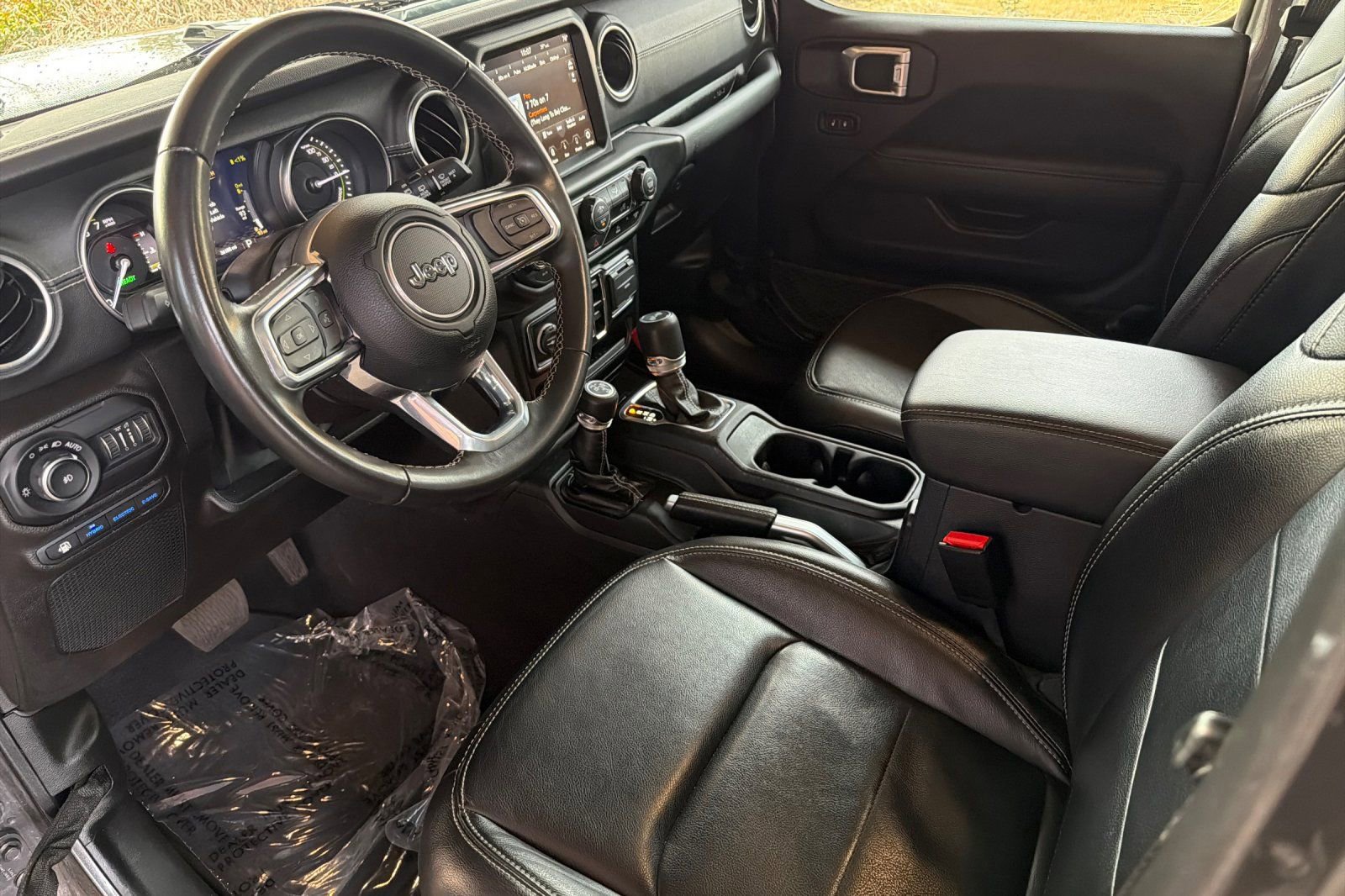 Used 2022 Jeep Wrangler Unlimited Sahara image 10