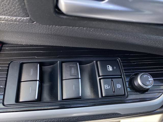 Certified 2025 Toyota Sienna XSE w/ XSE Plus Package image 13