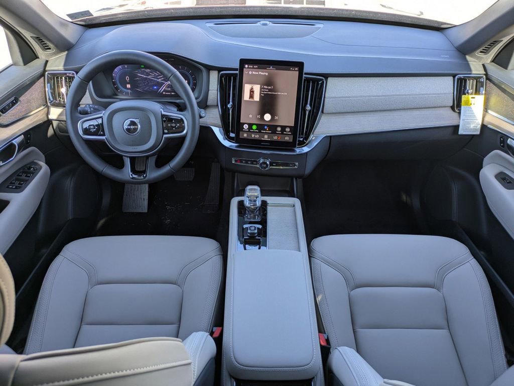 New 2025 Volvo XC90 B6 Core w/ Climate Package image 16
