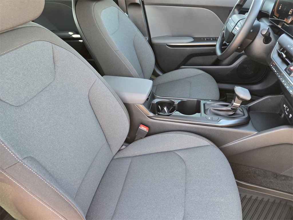 New 2025 Kia K4 LXS image 10