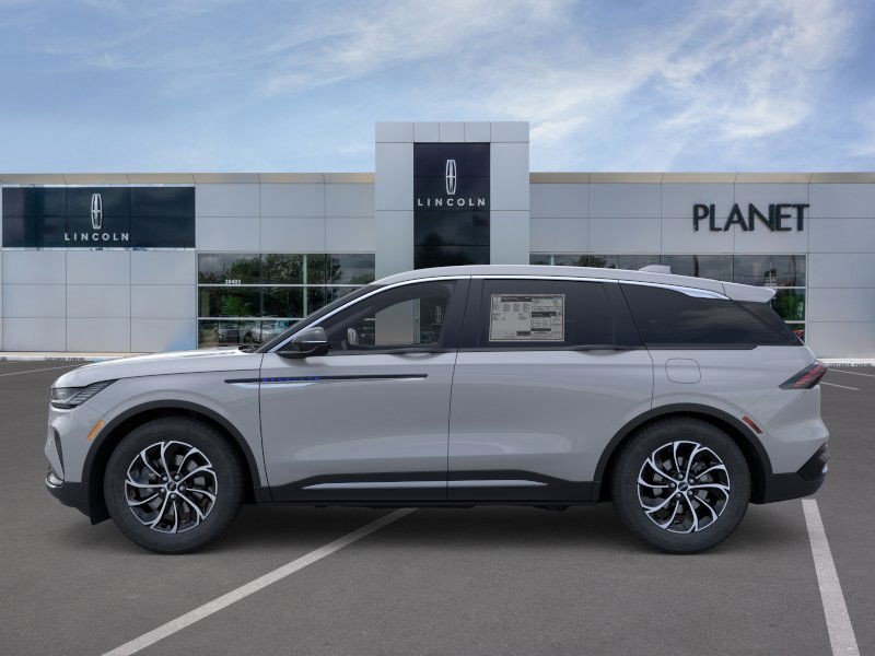 New 2026 Lincoln Nautilus Premier image 3