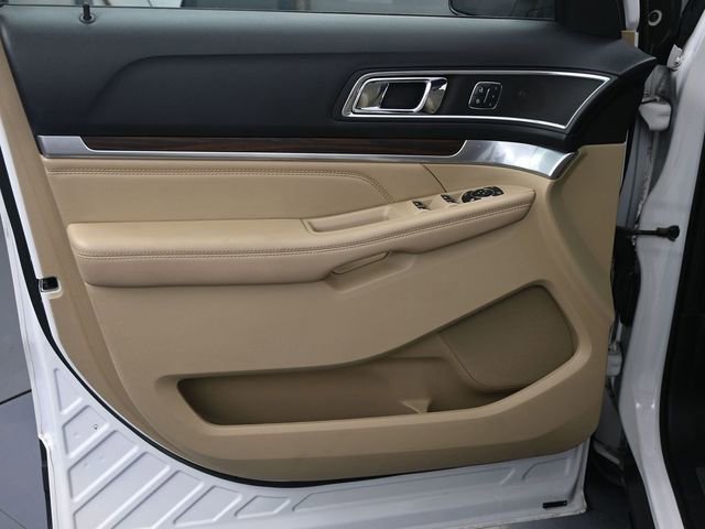 Used 2017 Ford Explorer Limited image 9