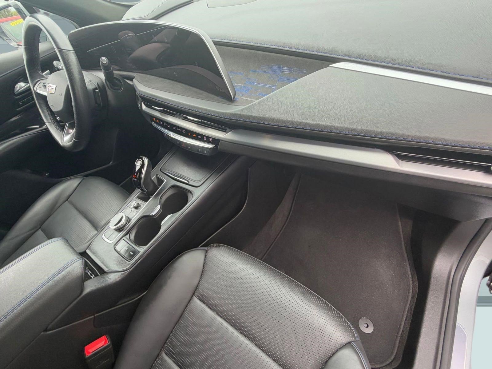 Used 2024 Cadillac XT4 Sport image 34
