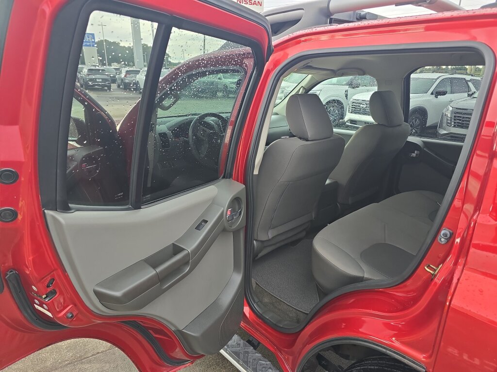 Used 2015 Nissan Xterra S w/ Value Package AWD/4WD image 12