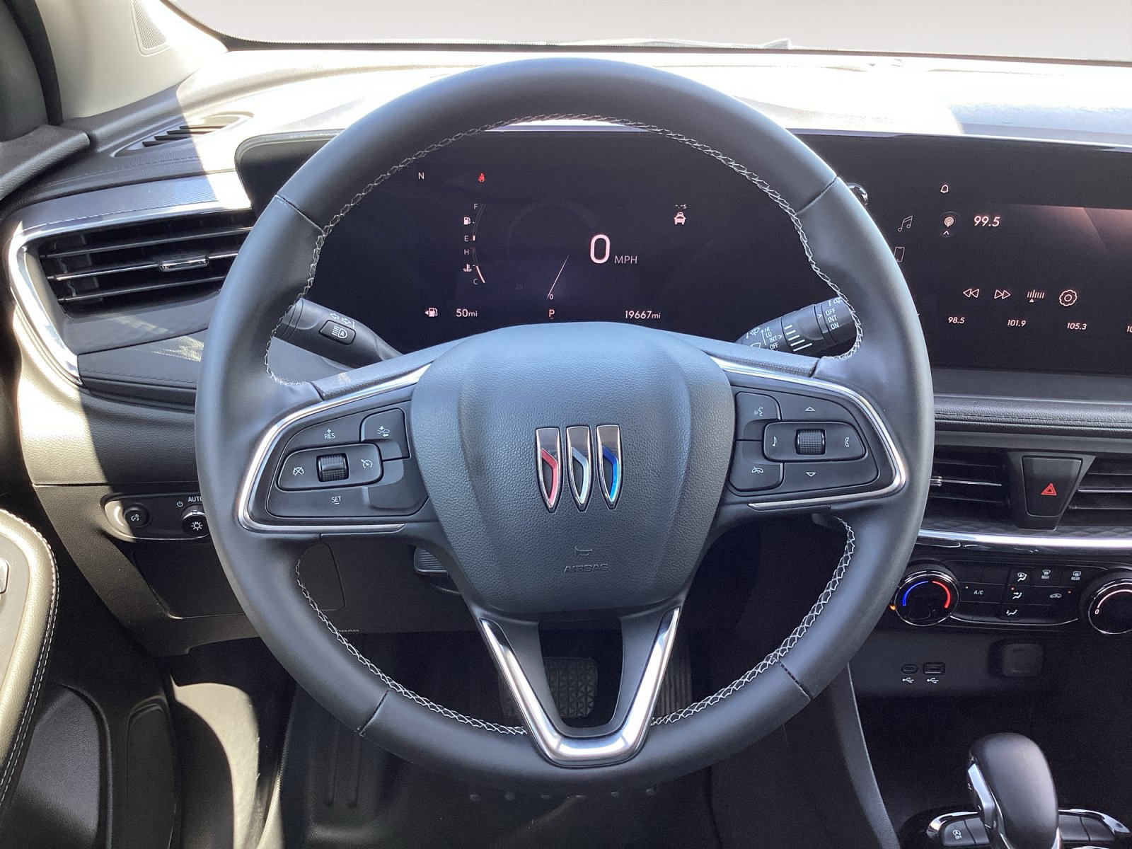 Used 2025 Buick Encore GX Preferred FWD image 17