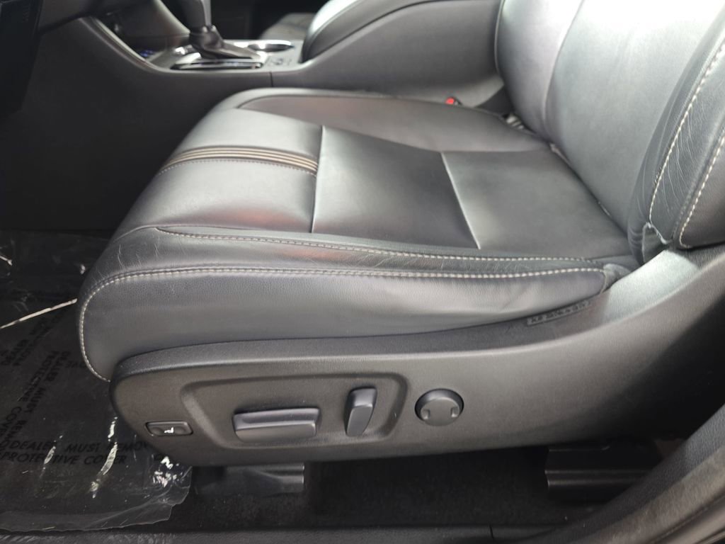 Used 2017 Toyota Highlander SE image 33