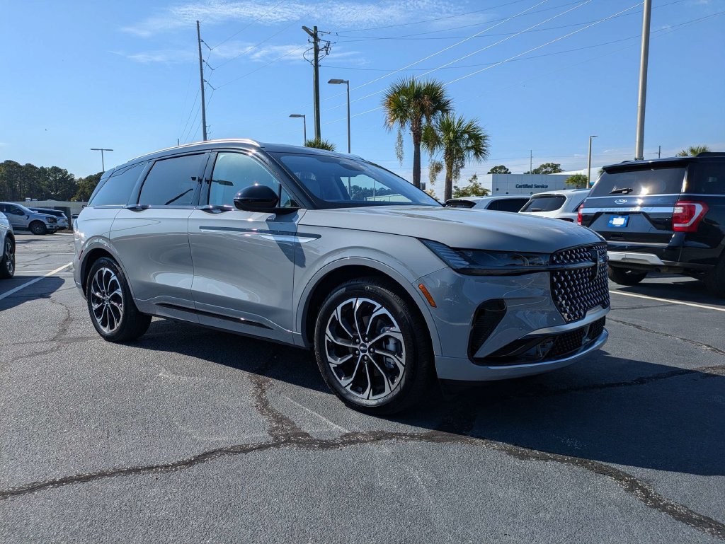 New 2026 Lincoln Nautilus Reserve AWD/4WD image 2