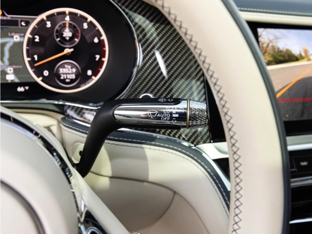 Certified 2022 Bentley Flying Spur W12 image 39