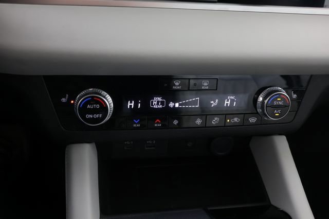 Used 2024 Mitsubishi Outlander SEL image 13