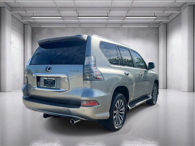 Used 2023 Lexus GX 460 Luxury w/ Accessory Package AWD/4WD image 3