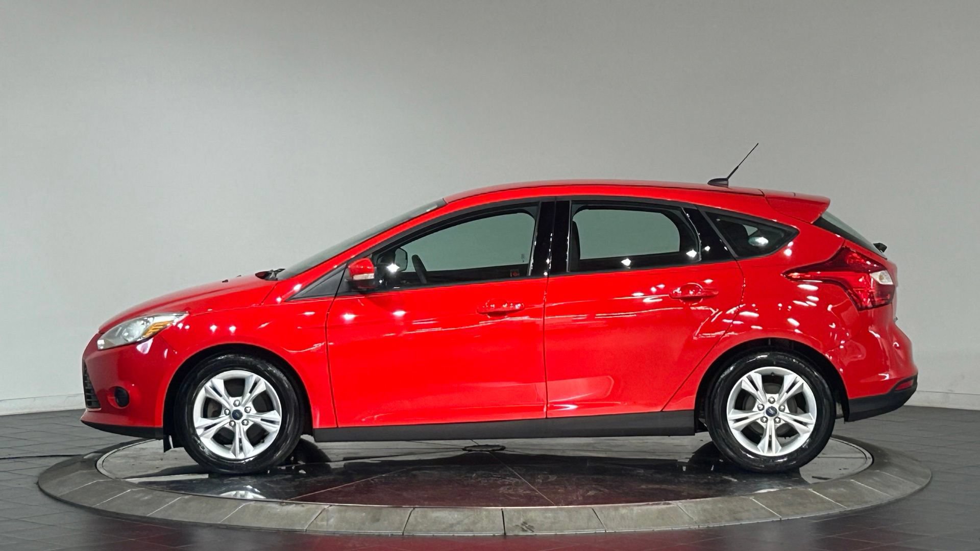 Used 2013 Ford Focus SE FWD image 6