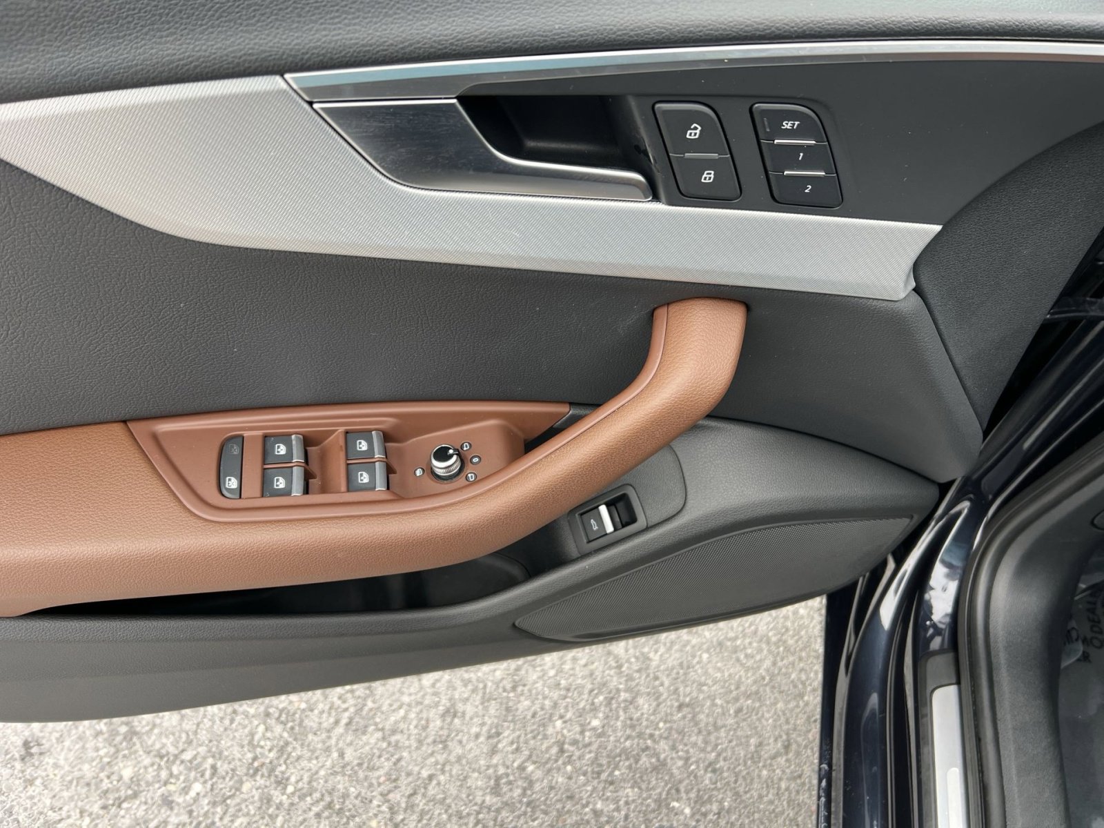 Used 2017 Audi A4 2.0T Premium image 15