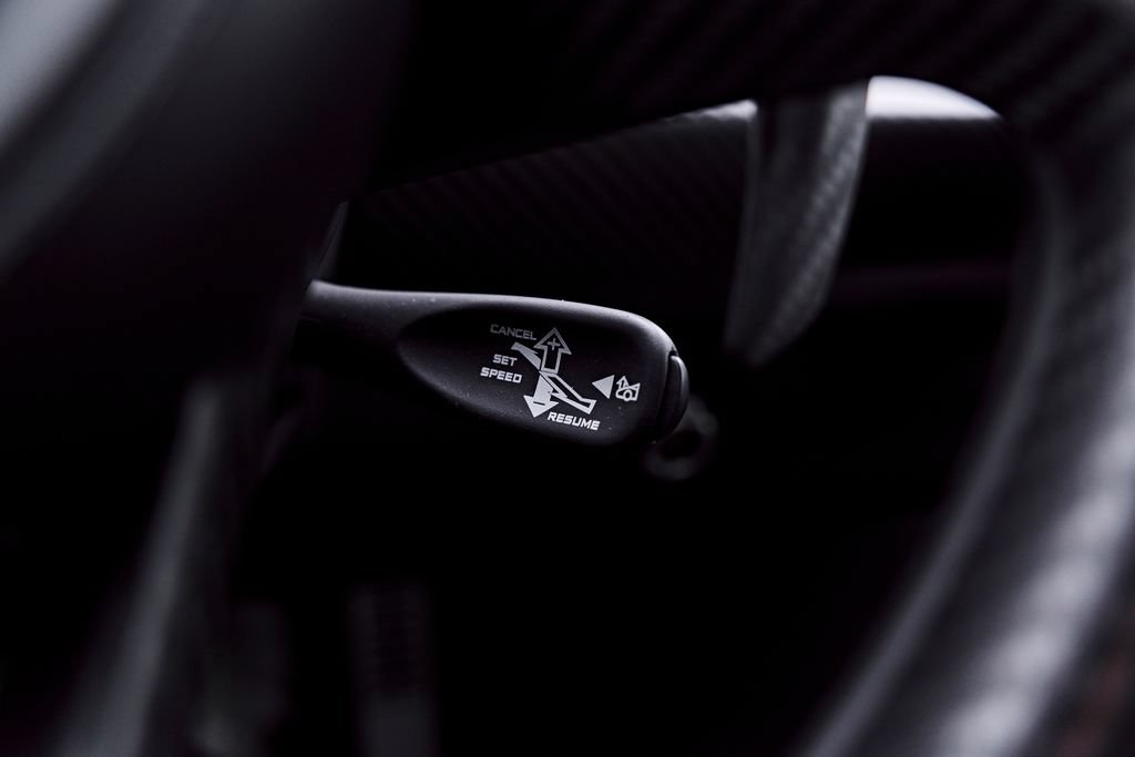 Used 2019 McLaren Senna RWD image 79