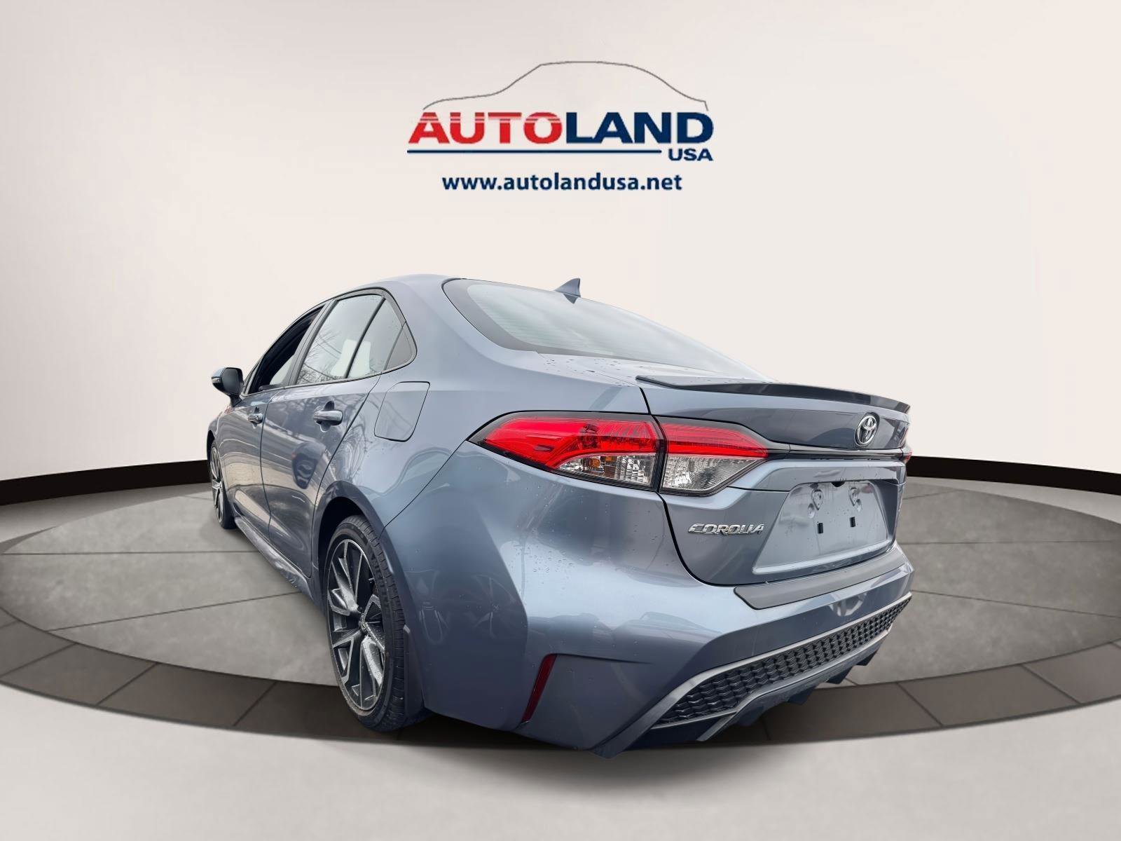 Used 2022 Toyota Corolla SE w/ SE Premium Package image 4