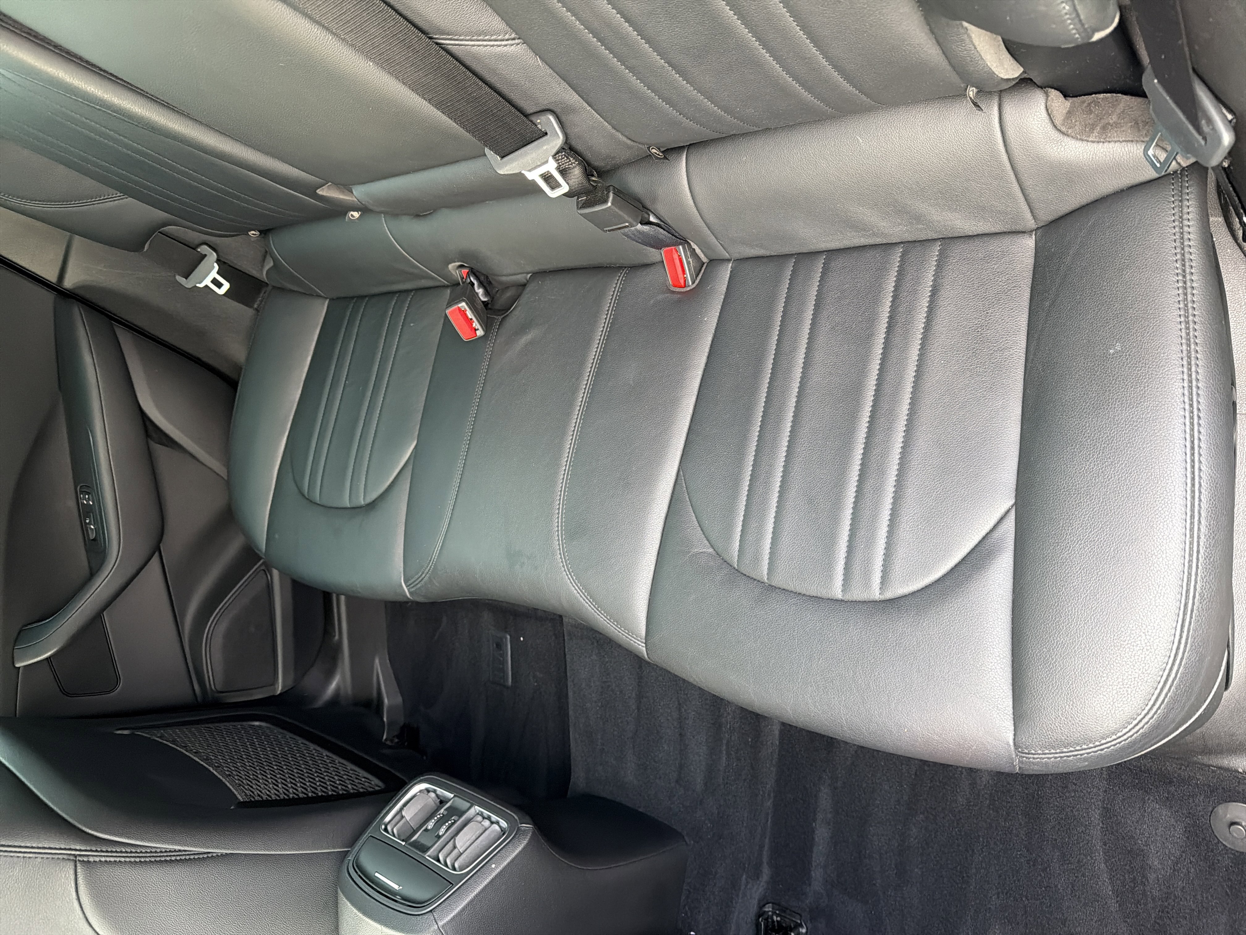 Used 2019 Maserati Levante image 23