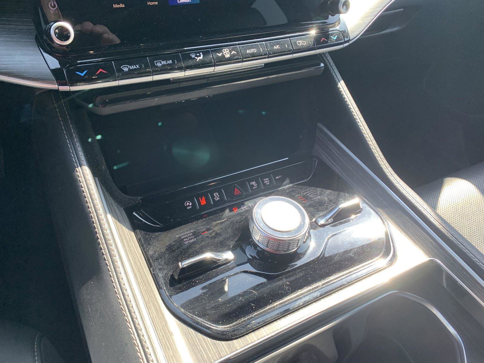 Used 2024 Jeep Wagoneer Series III image 18