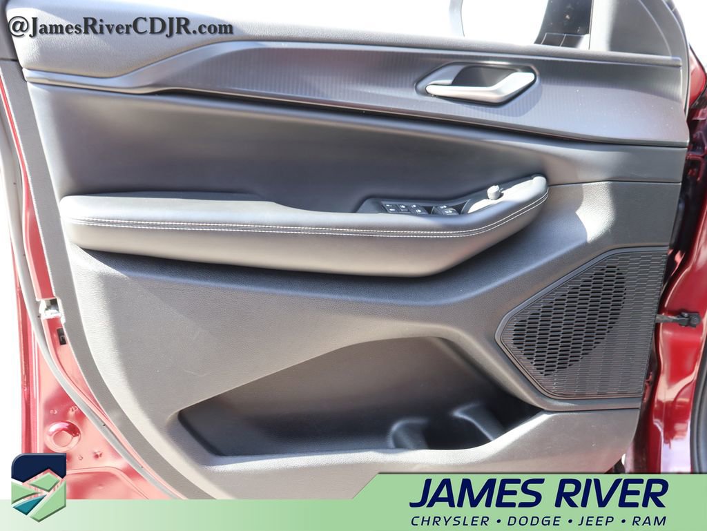 Used 2024 Jeep Grand Cherokee Laredo RWD image 20