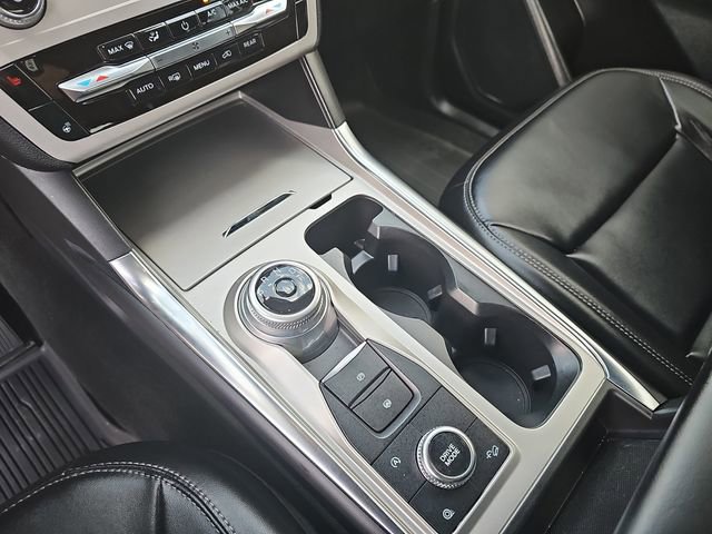 Used 2023 Ford Explorer XLT w/ Equipment Group 202A image 31