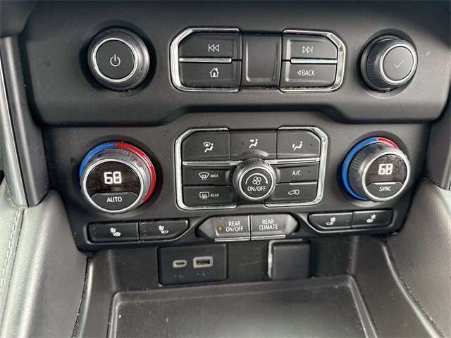 Used 2023 Chevrolet Suburban LT image 19