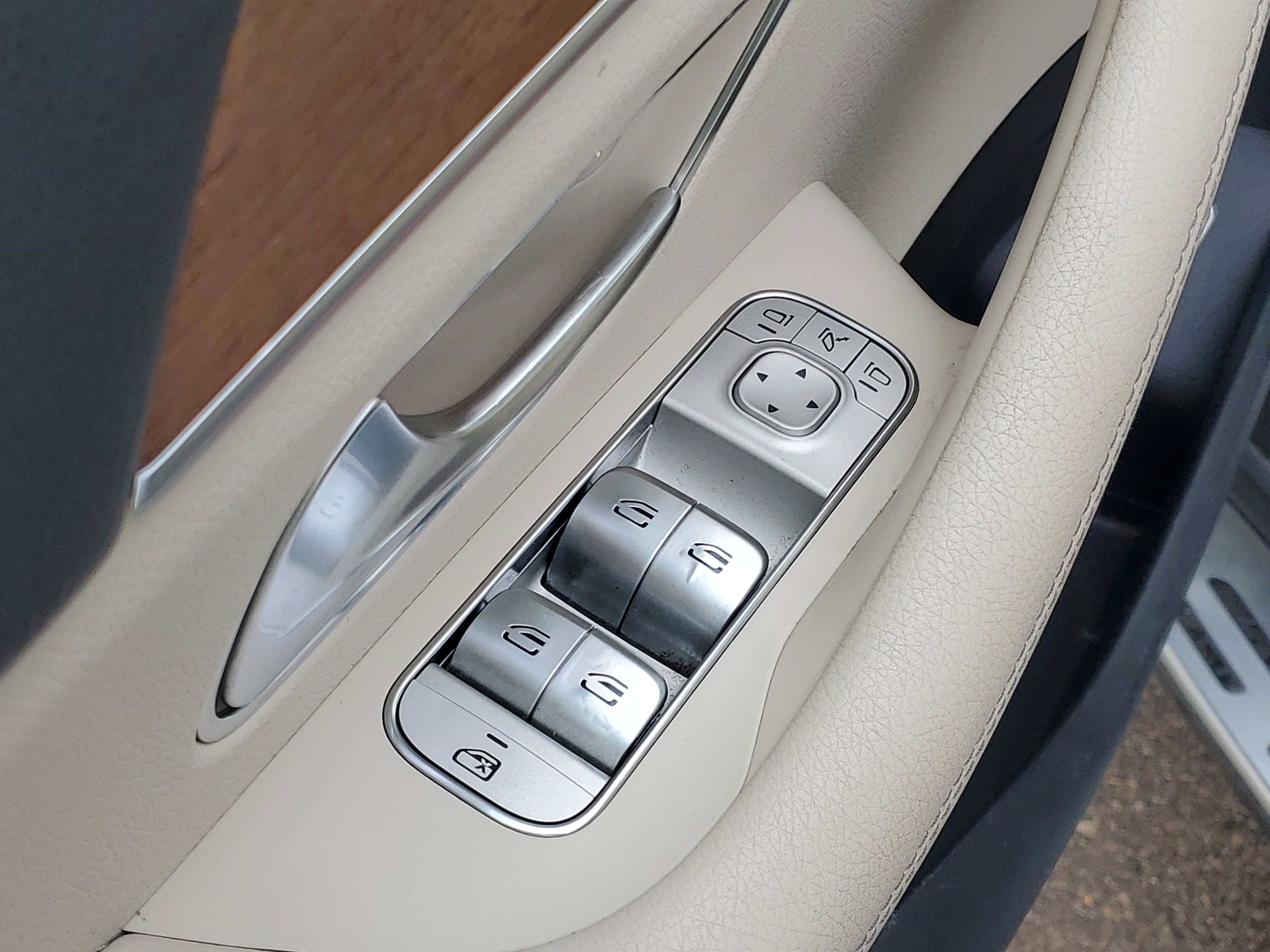 Used 2022 Mercedes-Benz GLE 350 4MATIC image 6